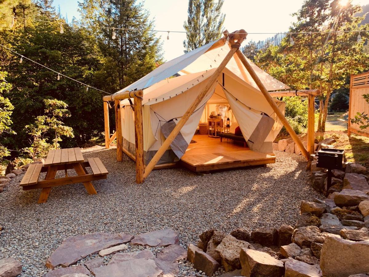 Umpqua'S Last Resort - Wilderness Cabins, Rv Park & Glamping Idleyld Park Zewnętrze zdjęcie